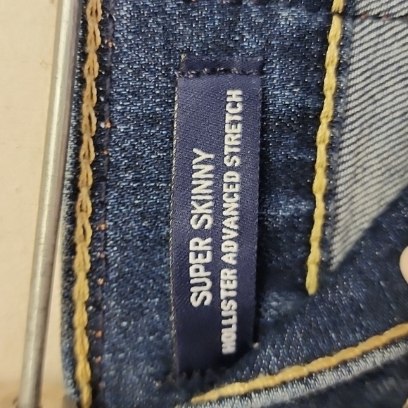 NWT, Hollister California Men's Jeans. - Picture 5 of 14